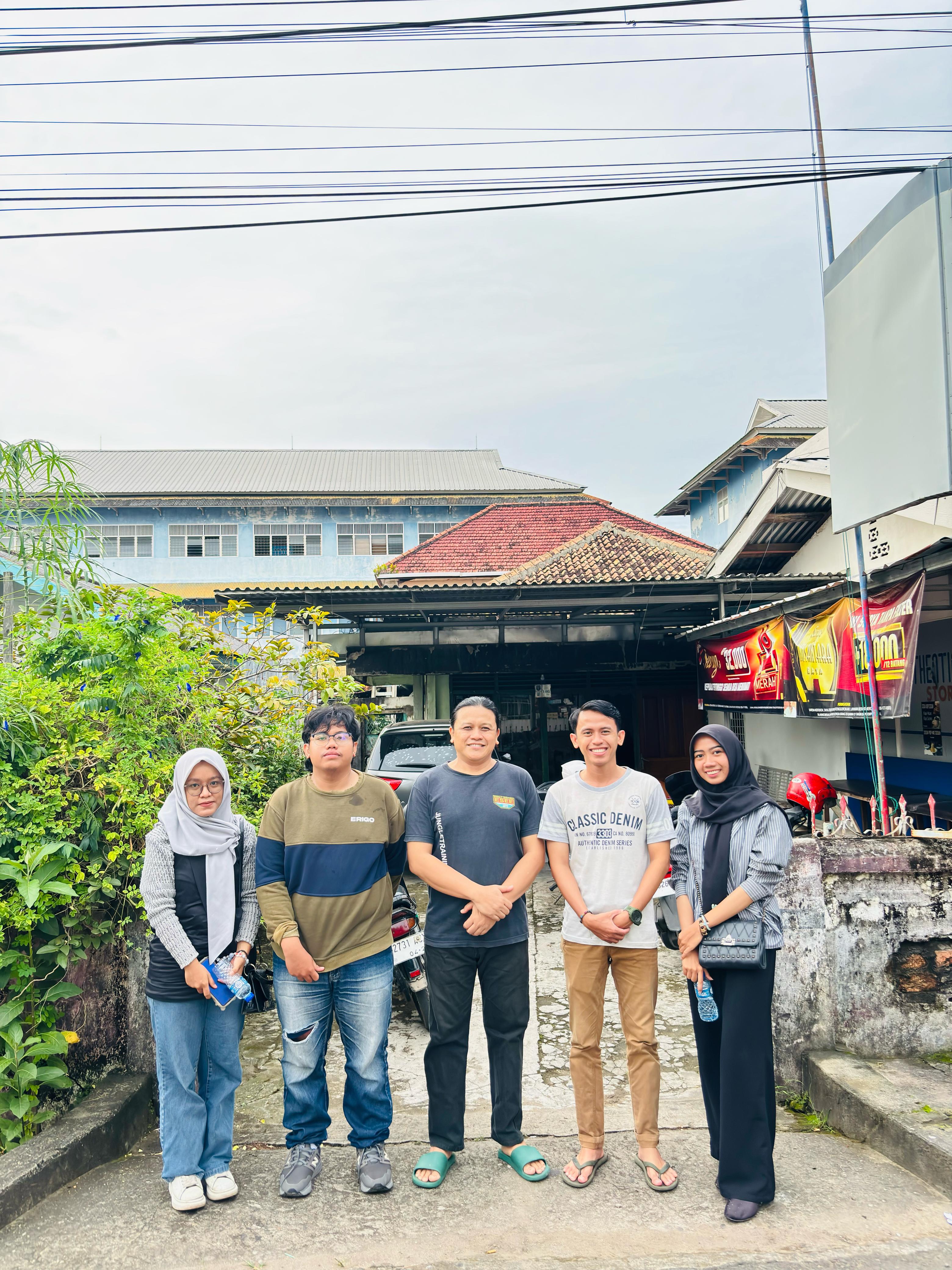 Tentang Kami 2